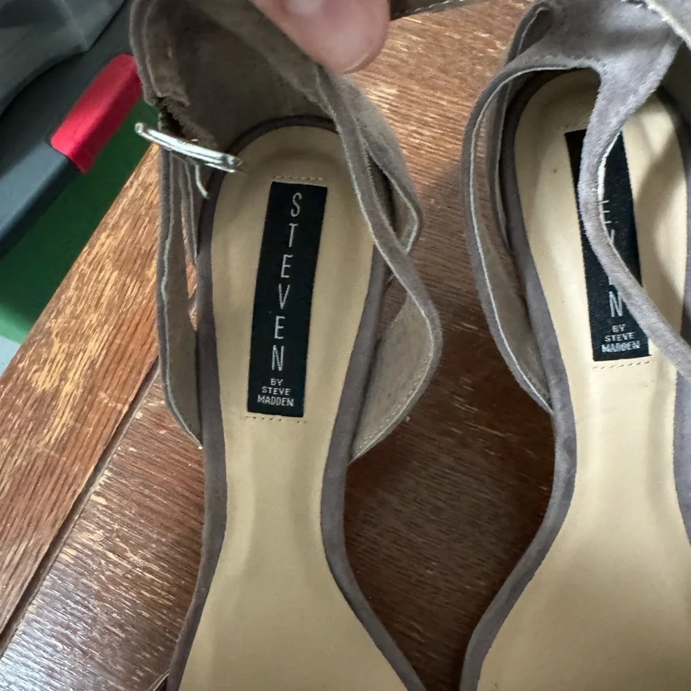 Gray NineWest heels - Picture 2 of 6